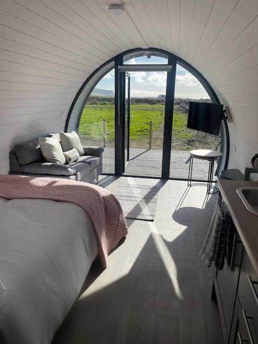 Gaoth Na Mara Pod Apartment Doolin Exterior photo